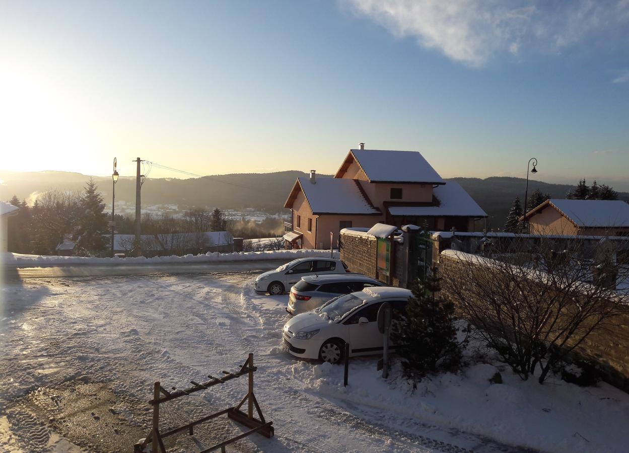 Отель Le Relais Nordique Giron Экстерьер фото